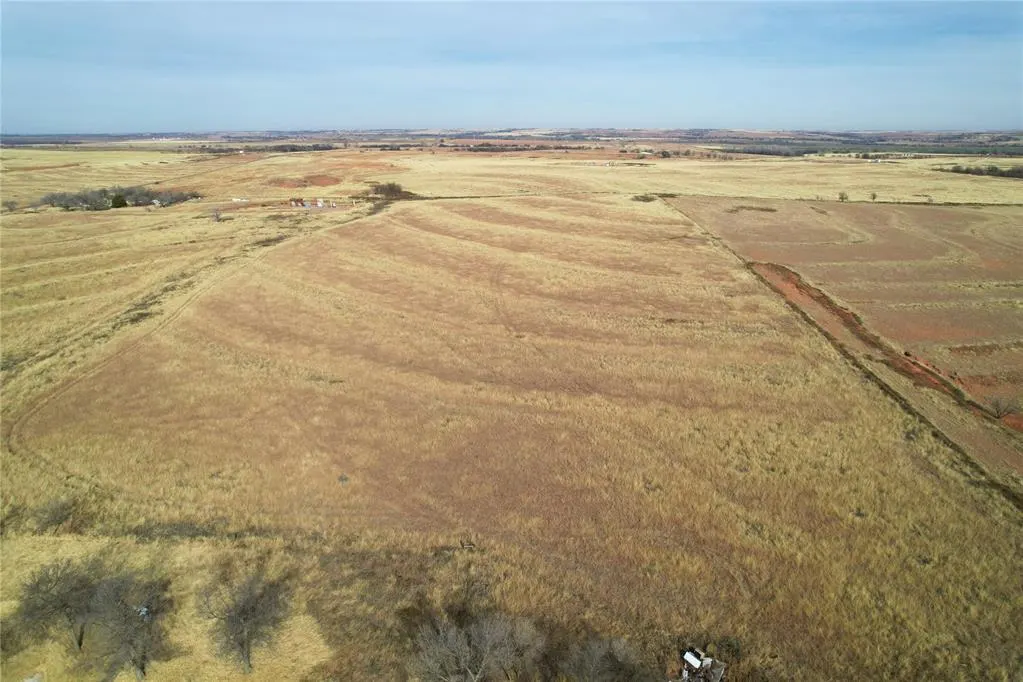 Photo 15 — N 2150 Road, Foss Lake, OK 73647
