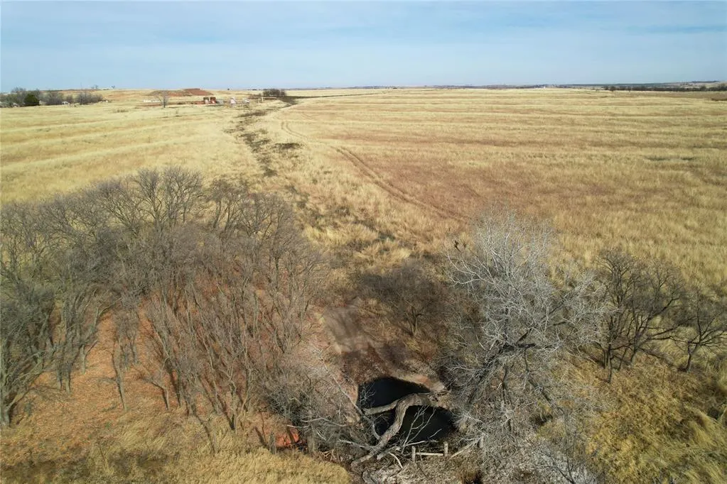 Photo 16 — N 2150 Road, Foss Lake, OK 73647