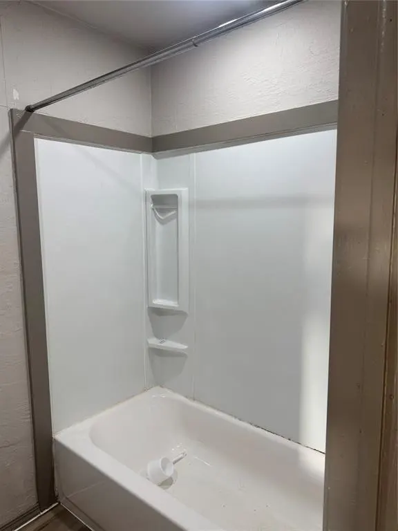 Photo 4 — 701 N Park Lane Lane, Altus, OK 73521