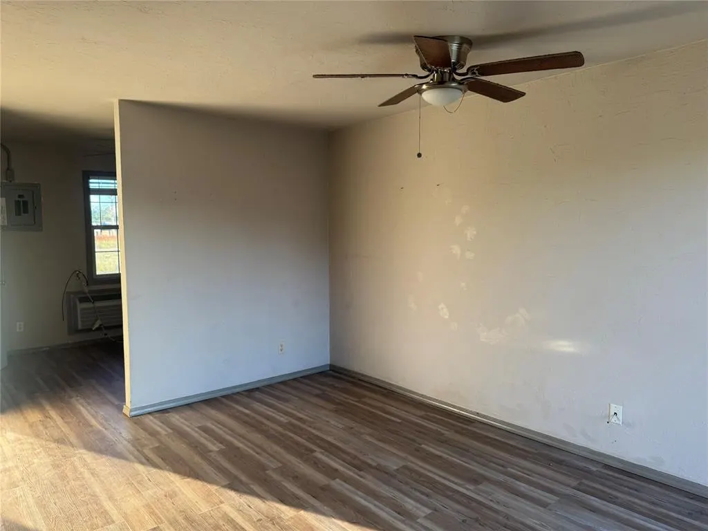 Photo 7 — 701 N Park Lane Lane, Altus, OK 73521
