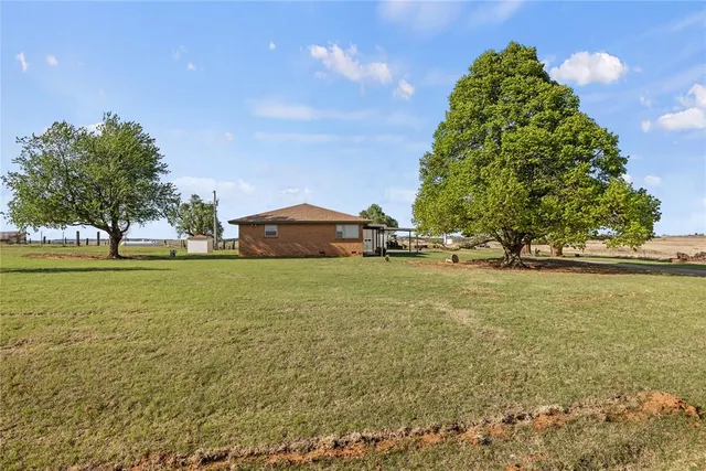 Photo 4 — 8020 County Road 1110, Lookeba, OK 73053