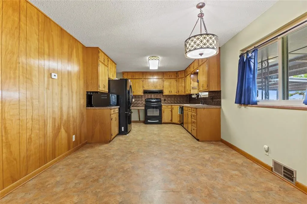 Photo 14 — 8020 County Road 1110, Lookeba, OK 73053