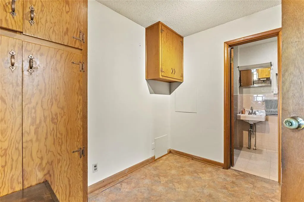 Photo 19 — 8020 County Road 1110, Lookeba, OK 73053