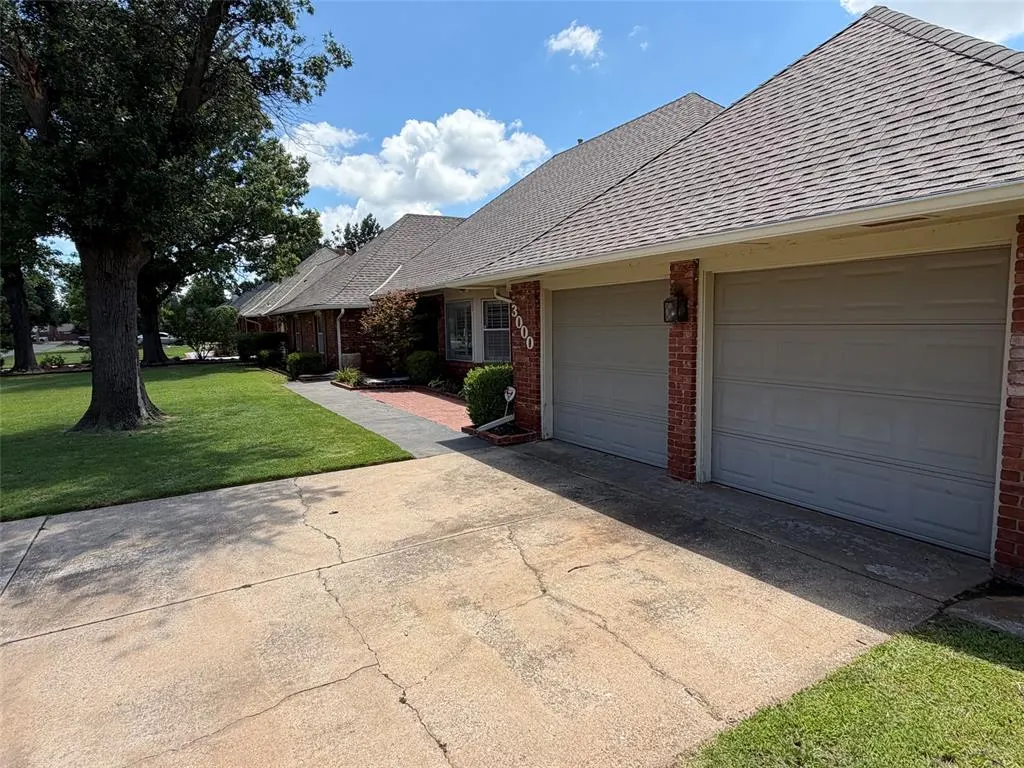 Photo 3 — 3000 Pelham Drive, Oklahoma City, OK 73120