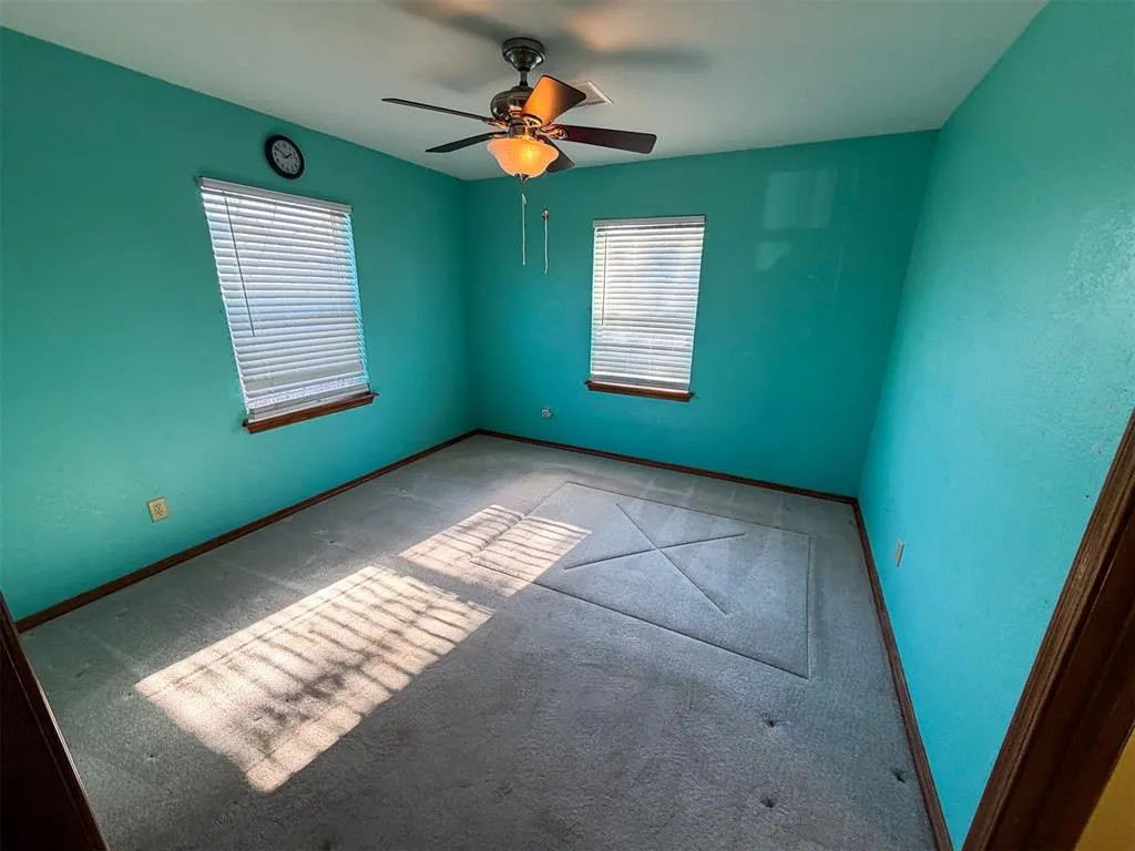 Photo 11 — 349 E Olive Avenue, Enid, OK 73701