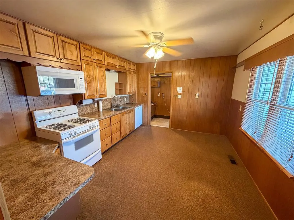 Photo 18 — 349 E Olive Avenue, Enid, OK 73701