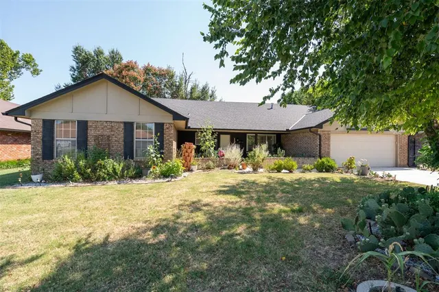 Photo 2 — 2332 NW 112th Terrace, Oklahoma City, OK 73120