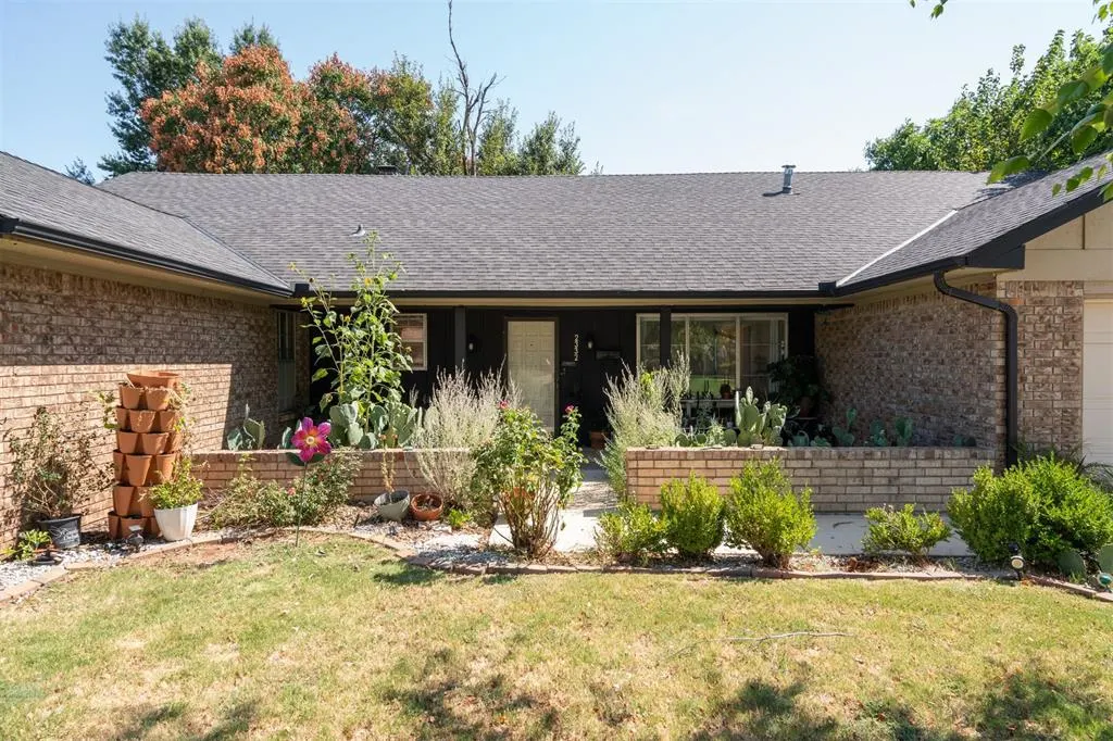 Photo 3 — 2332 NW 112th Terrace, Oklahoma City, OK 73120