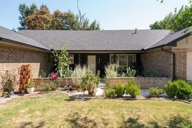 Photo 3 — 2332 NW 112th Terrace, Oklahoma City, OK 73120