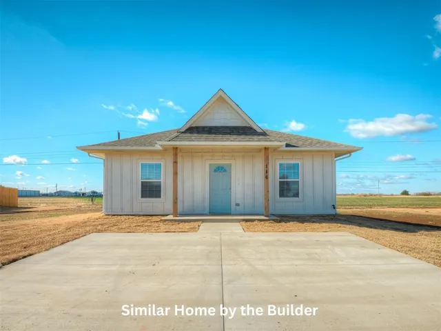 Photo 2 — 122 Sterling Drive, Chickasha, OK 73018