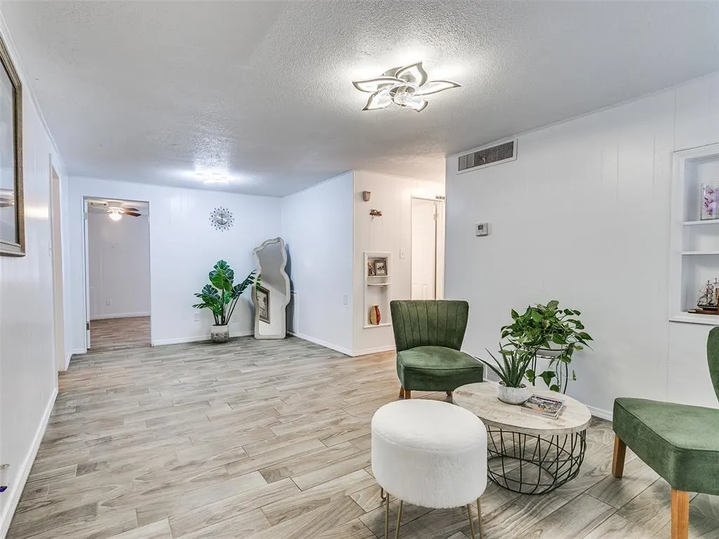 Photo 5 — 3905 Del Road, Del City, OK 73115