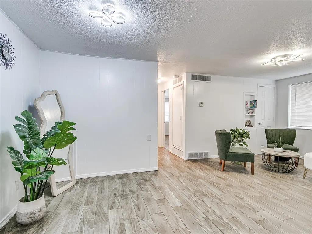 Photo 8 — 3905 Del Road, Del City, OK 73115