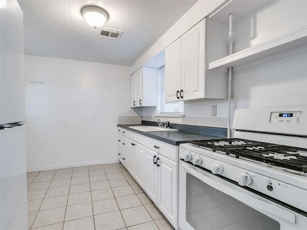 Photo 9 — 3905 Del Road, Del City, OK 73115