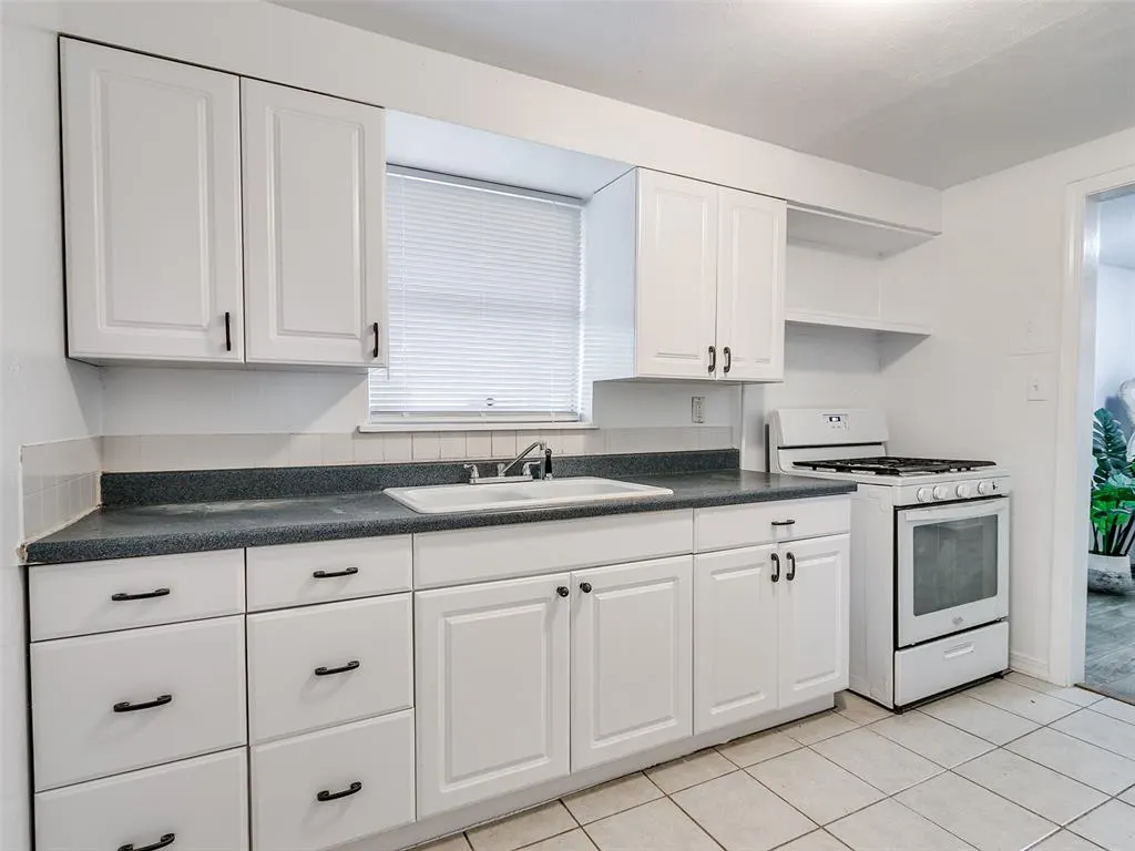 Photo 10 — 3905 Del Road, Del City, OK 73115