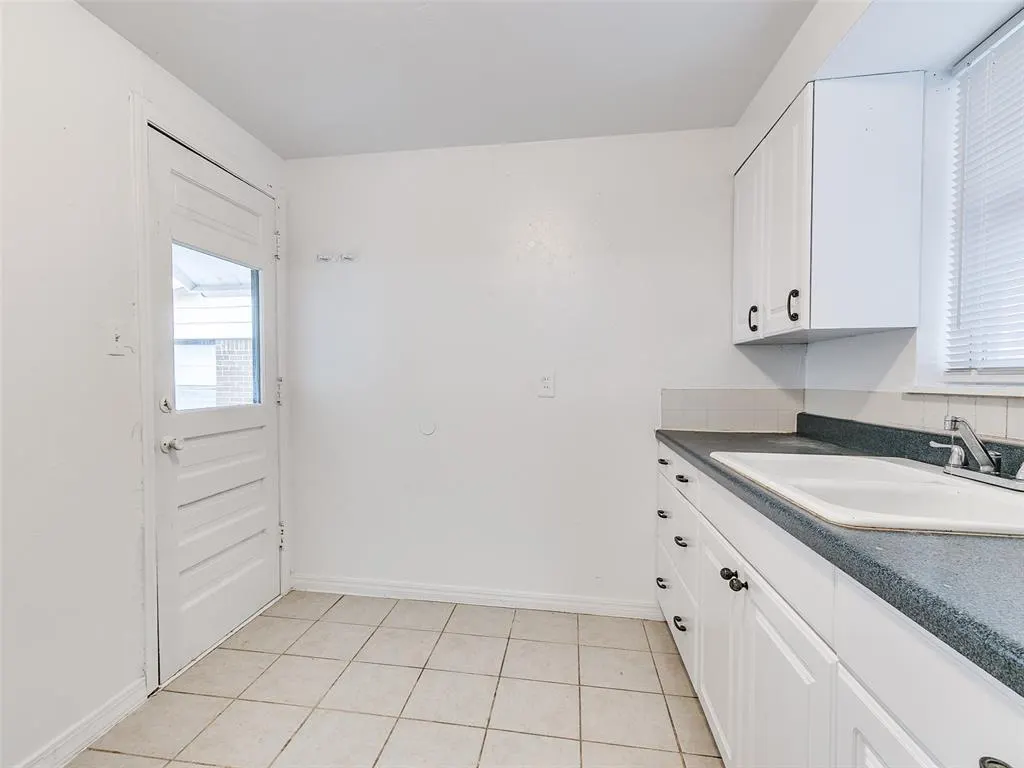 Photo 11 — 3905 Del Road, Del City, OK 73115