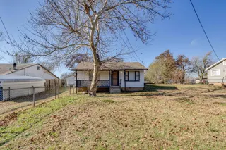 Sold home at 2805 N Shadynook Way
