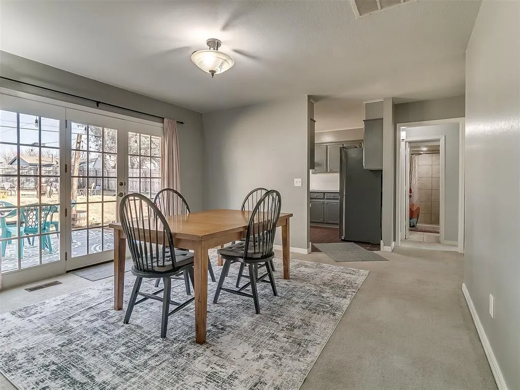 Photo 3 — 4312 N Grove Avenue, Warr Acres, OK 73122