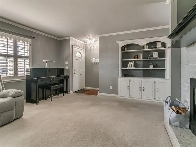 Photo 6 — 4312 N Grove Avenue, Warr Acres, OK 73122