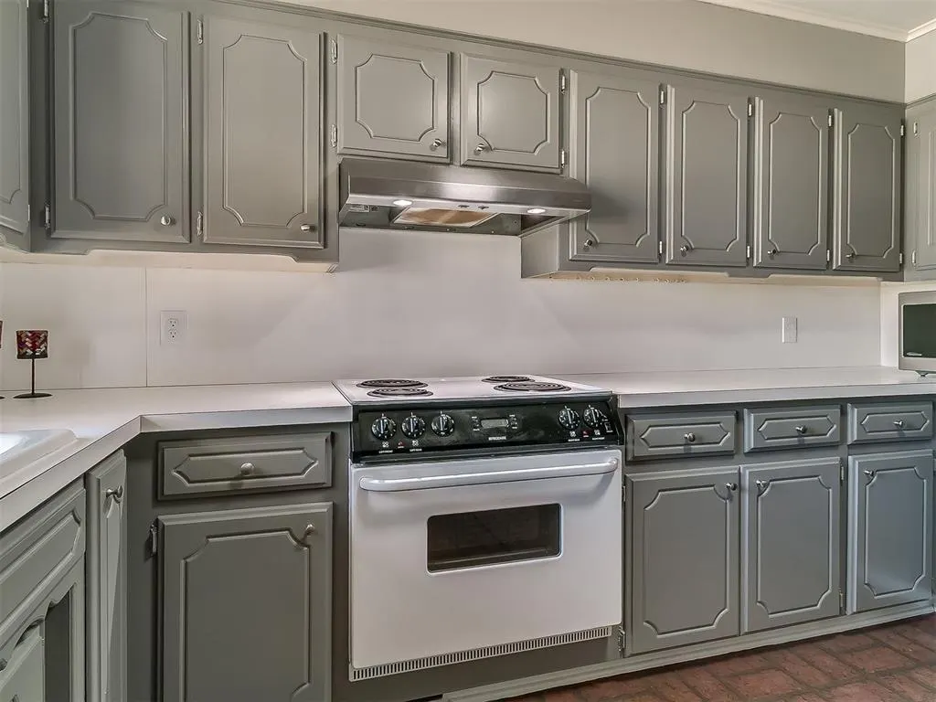 Photo 9 — 4312 N Grove Avenue, Warr Acres, OK 73122