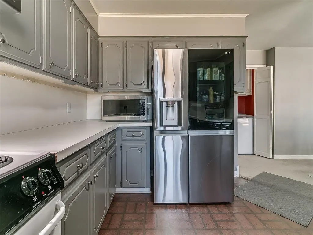 Photo 10 — 4312 N Grove Avenue, Warr Acres, OK 73122