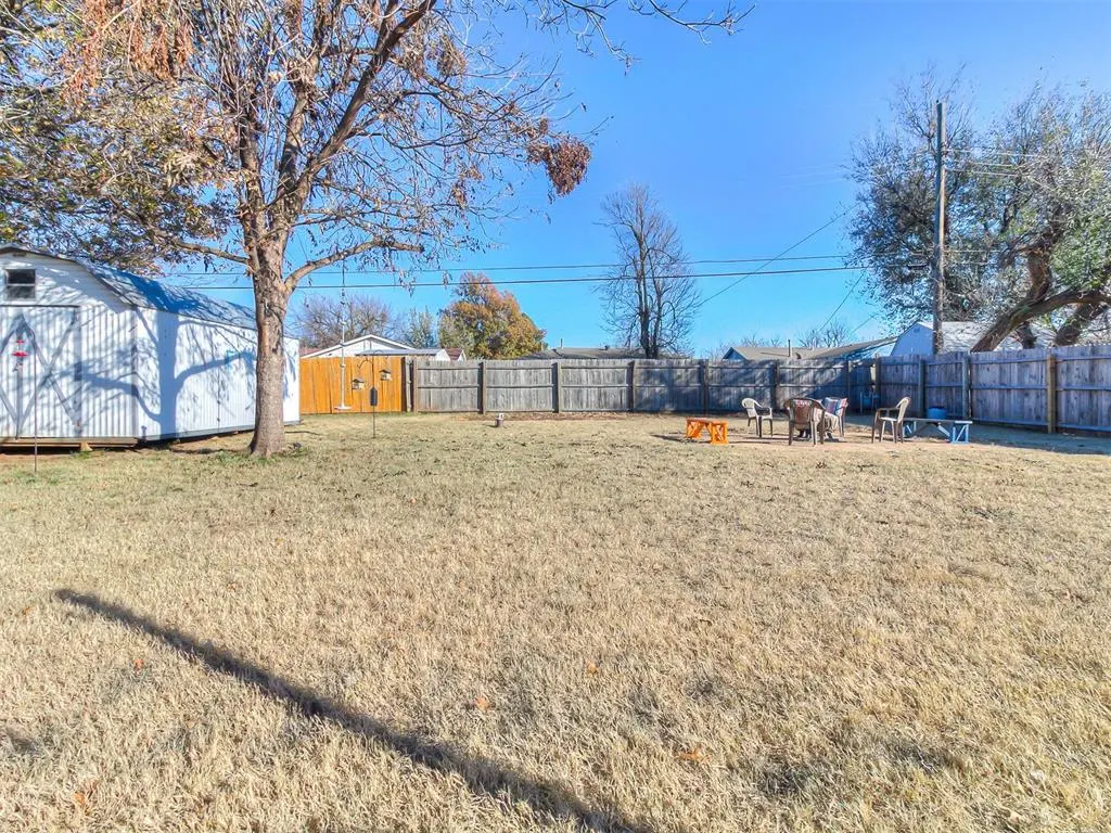 Photo 15 — 4312 N Grove Avenue, Warr Acres, OK 73122