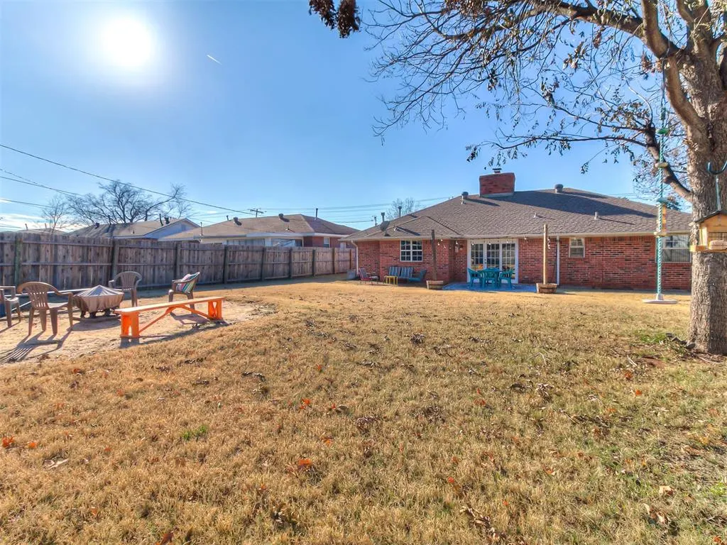 Photo 19 — 4312 N Grove Avenue, Warr Acres, OK 73122