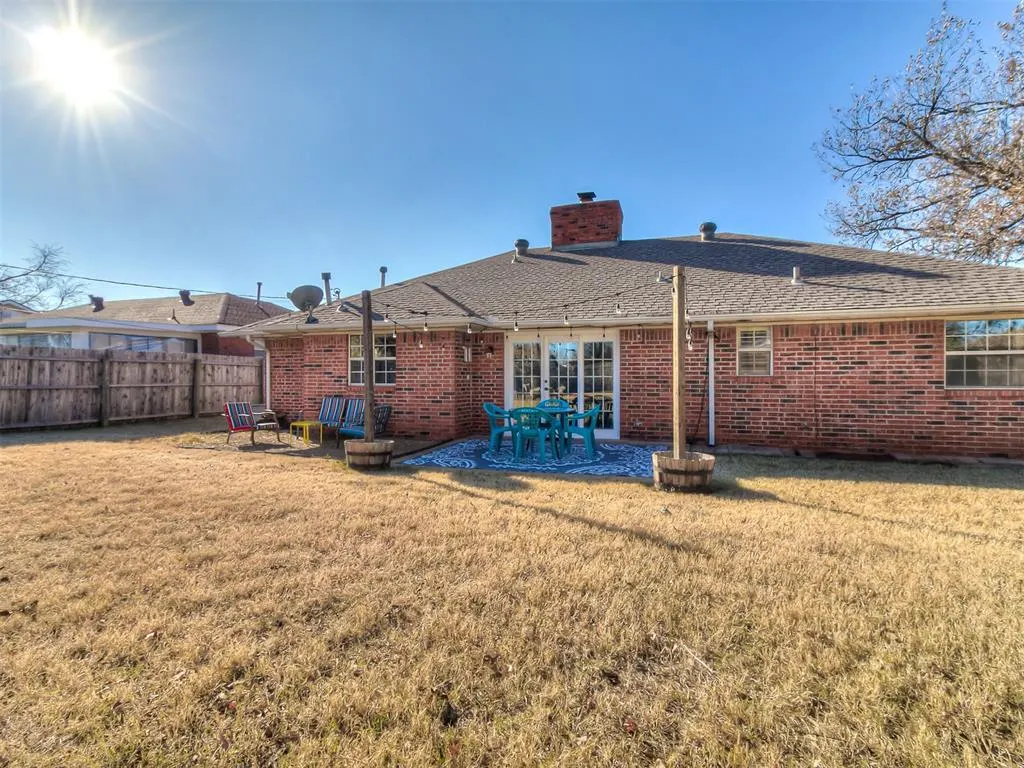 Photo 20 — 4312 N Grove Avenue, Warr Acres, OK 73122