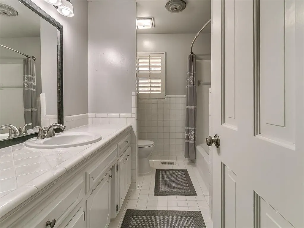 Photo 21 — 4312 N Grove Avenue, Warr Acres, OK 73122