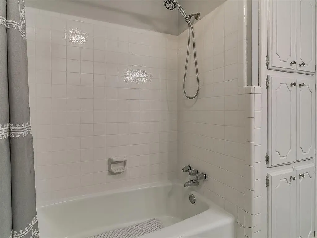 Photo 23 — 4312 N Grove Avenue, Warr Acres, OK 73122
