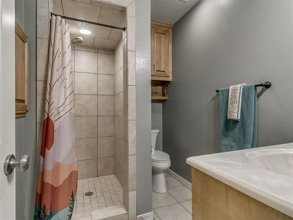 Photo 25 — 4312 N Grove Avenue, Warr Acres, OK 73122