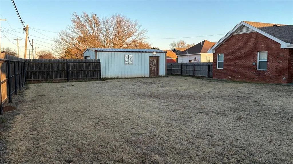 Photo 4 — 705 E Whitmer, Sentinel, OK 73664