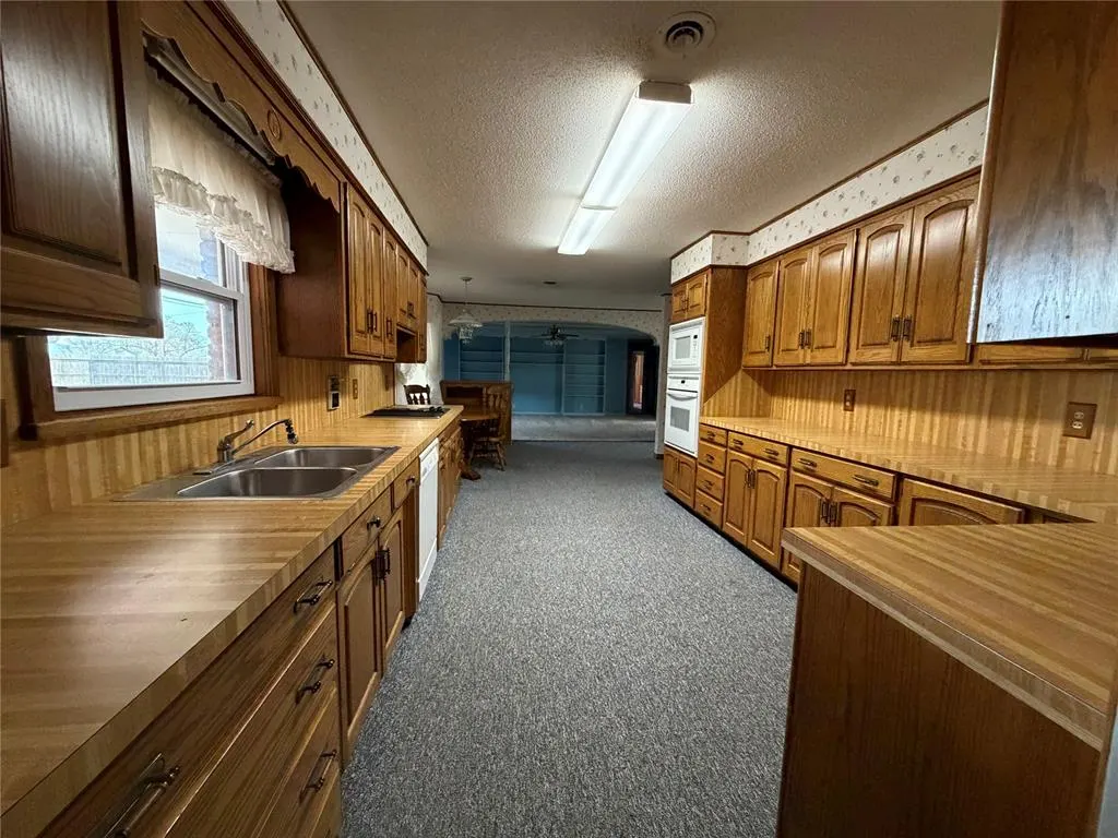 Photo 22 — 705 E Whitmer, Sentinel, OK 73664