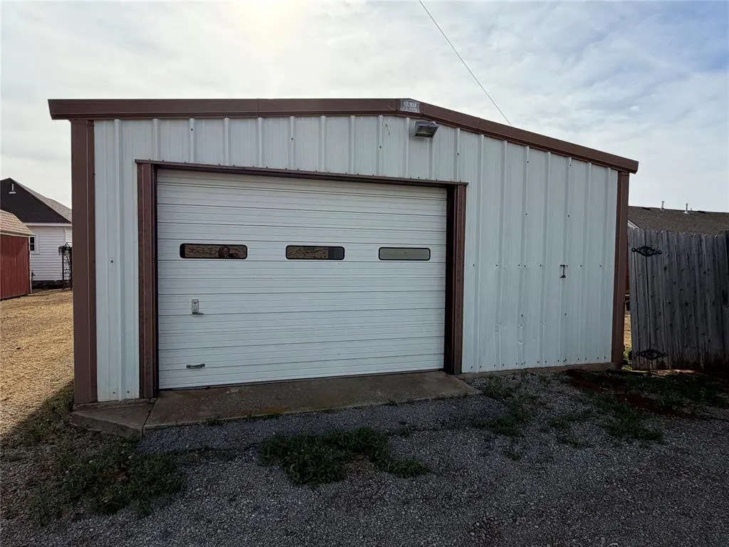 Photo 45 — 705 E Whitmer, Sentinel, OK 73664