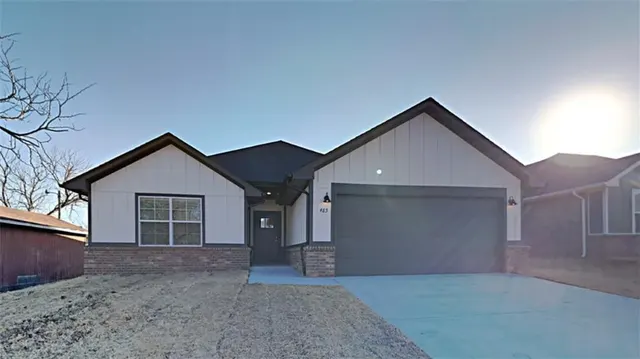 Front exterior — 485 Hardesty Drive, Shawnee, OK 74804
