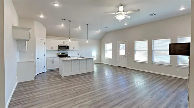 Photo 5 — 485 Hardesty Drive, Shawnee, OK 74804