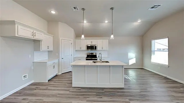 Photo 6 — 485 Hardesty Drive, Shawnee, OK 74804