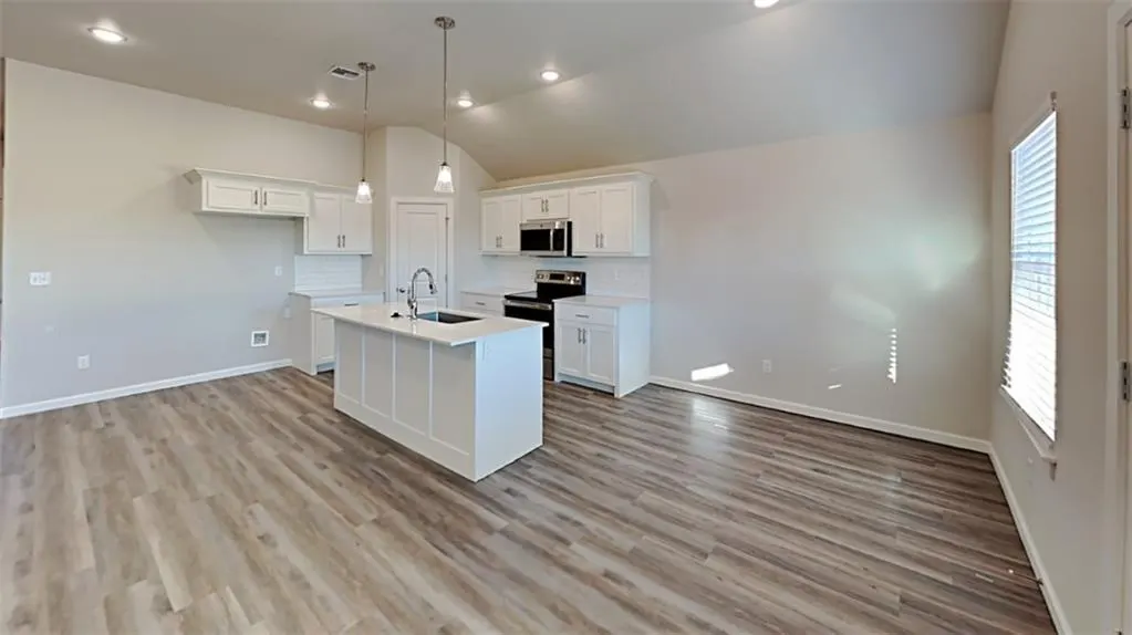 Photo 8 — 485 Hardesty Drive, Shawnee, OK 74804