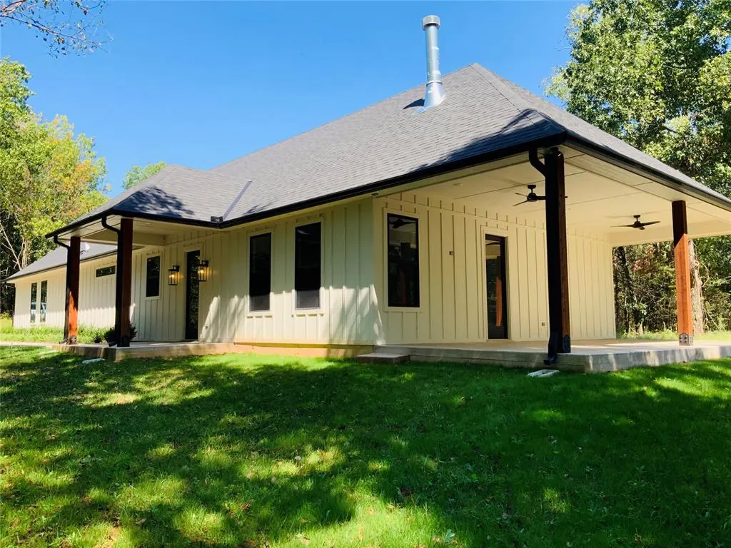 Photo 2 — 23550 N Harrah Road, Luther, OK 73054