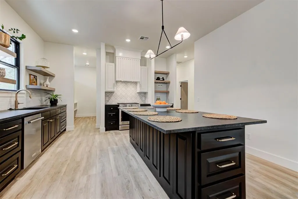 Photo 12 — 23550 N Harrah Road, Luther, OK 73054