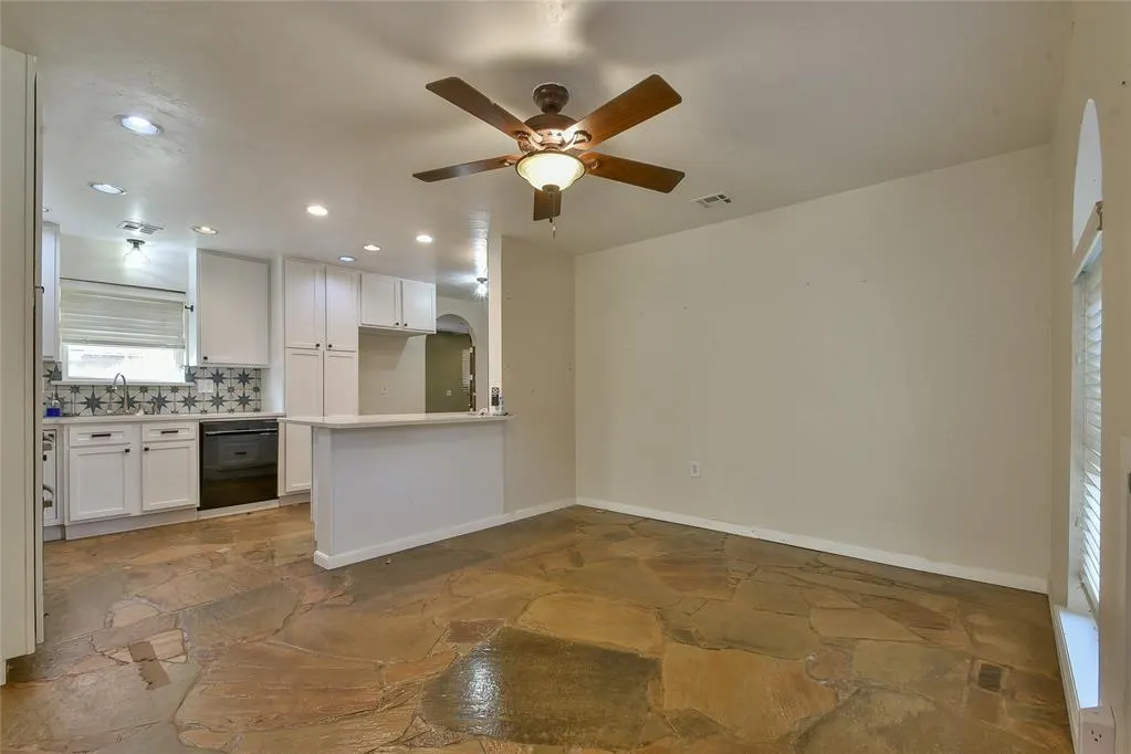 Photo 15 — 8216 Golden Oaks Road, Oklahoma City, OK 73127