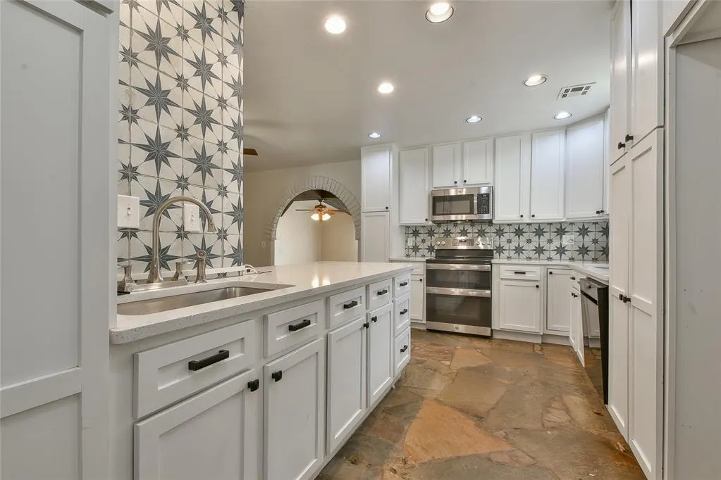 Photo 19 — 8216 Golden Oaks Road, Oklahoma City, OK 73127