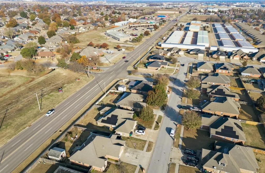 Photo 46 — 2001 Breakers West Boulevard, Oklahoma City, OK 73128