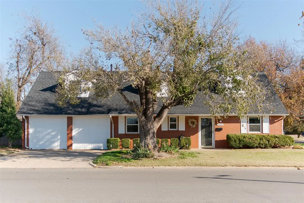 Front exterior — 10820 N Victoria Place, Oklahoma City, OK 73120