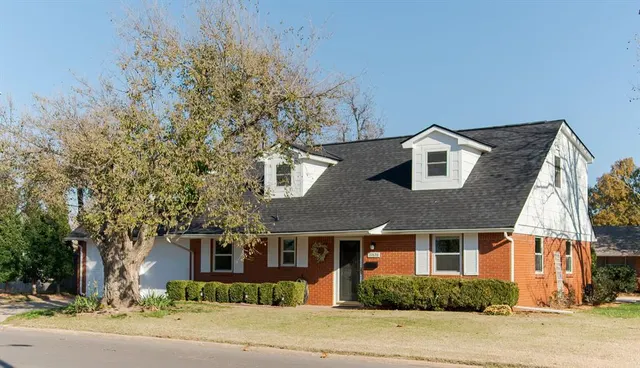Photo 3 — 10820 N Victoria Place, Oklahoma City, OK 73120