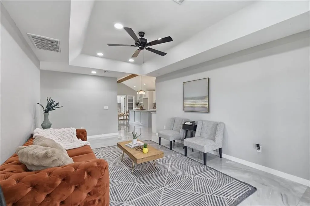 Photo 9 — 332 NW 86th Street, Oklahoma City, OK 73114
