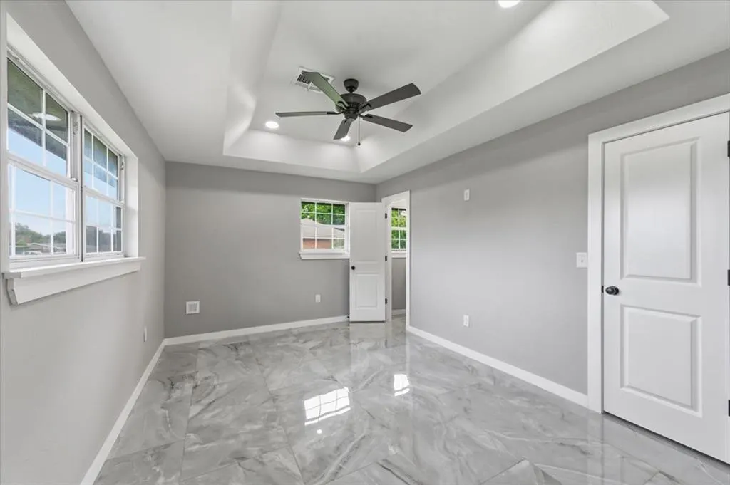 Photo 10 — 332 NW 86th Street, Oklahoma City, OK 73114