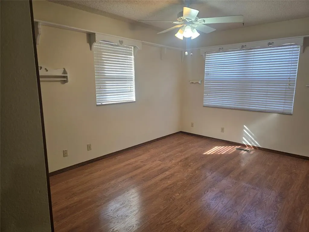Photo 9 — 610 S 4th Street, Tecumseh, OK 74873