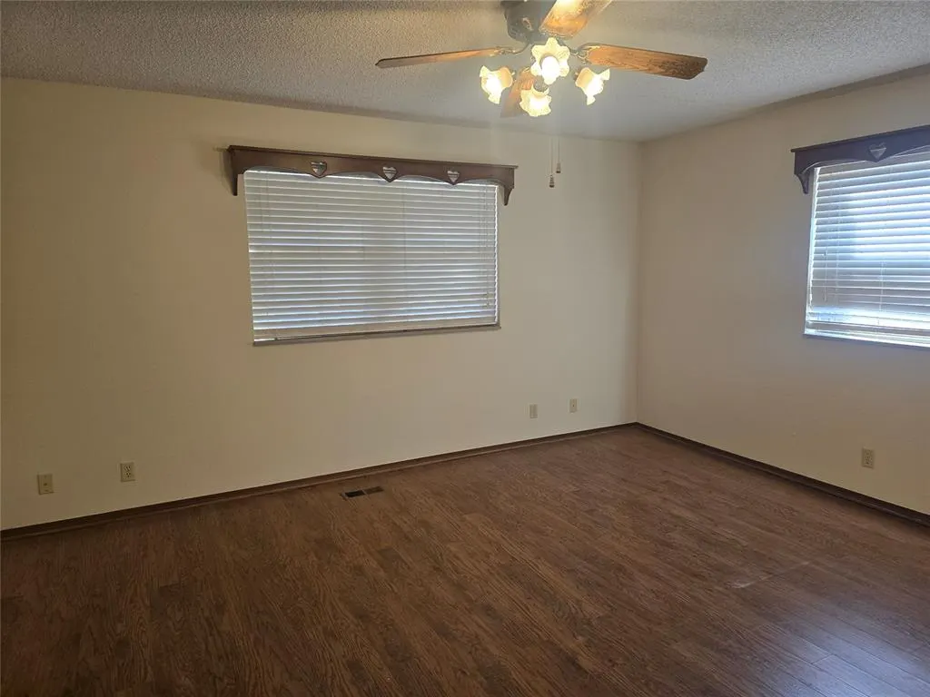 Photo 12 — 610 S 4th Street, Tecumseh, OK 74873