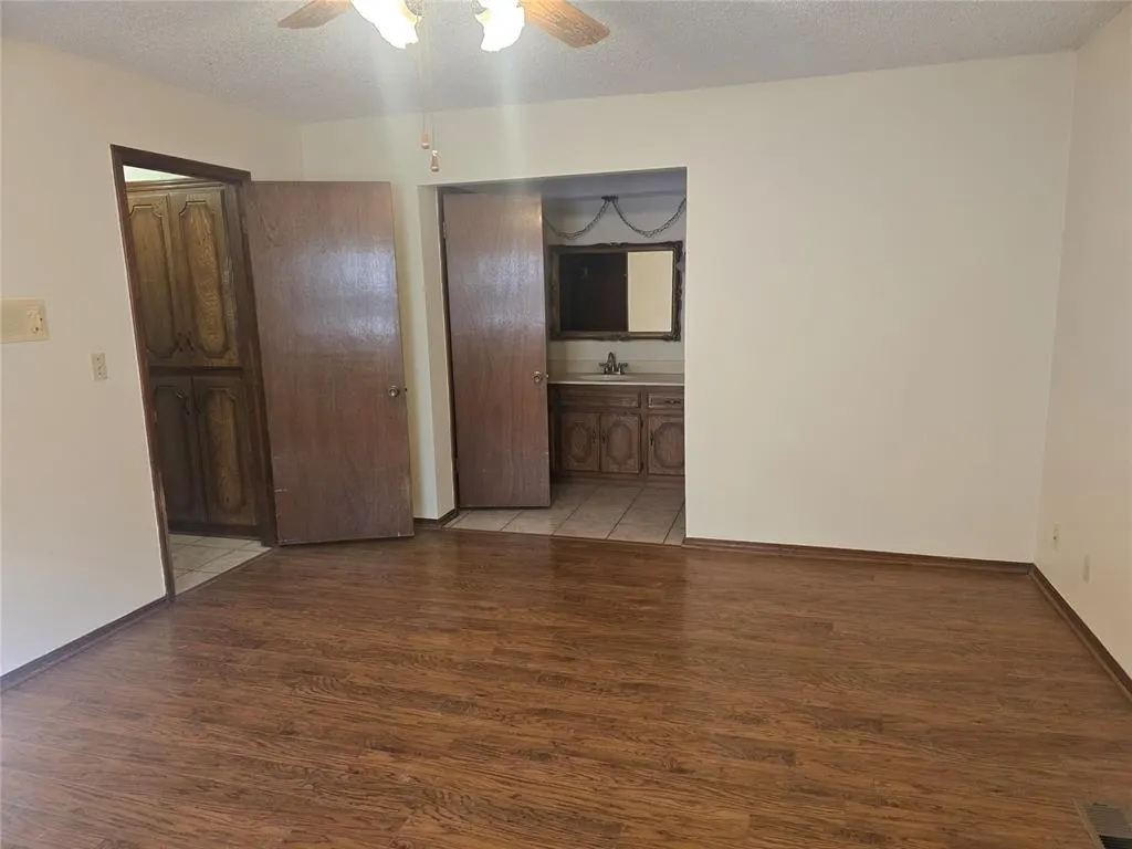 Photo 13 — 610 S 4th Street, Tecumseh, OK 74873