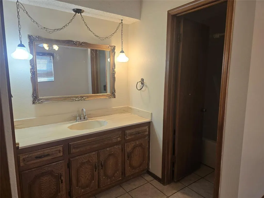 Photo 14 — 610 S 4th Street, Tecumseh, OK 74873